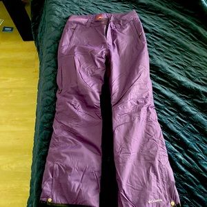 Medium women’s Columbia purple ski pants used once